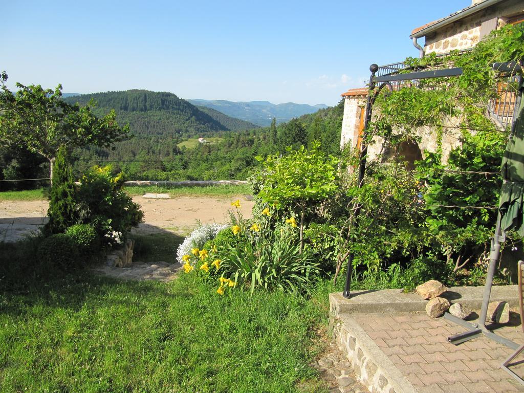 Le Petit Rias Gite Soleil Saint Maurice en Chalencon Exterior photo